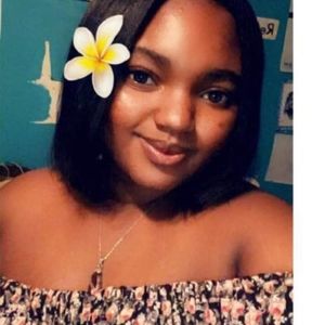 Meet your Posher, Junette